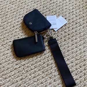 Lululemon dual pouch